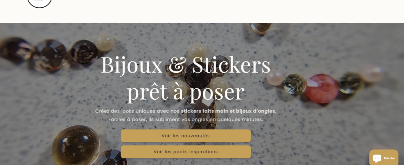 accueil de la boutique bijoux et stickers pret à poser